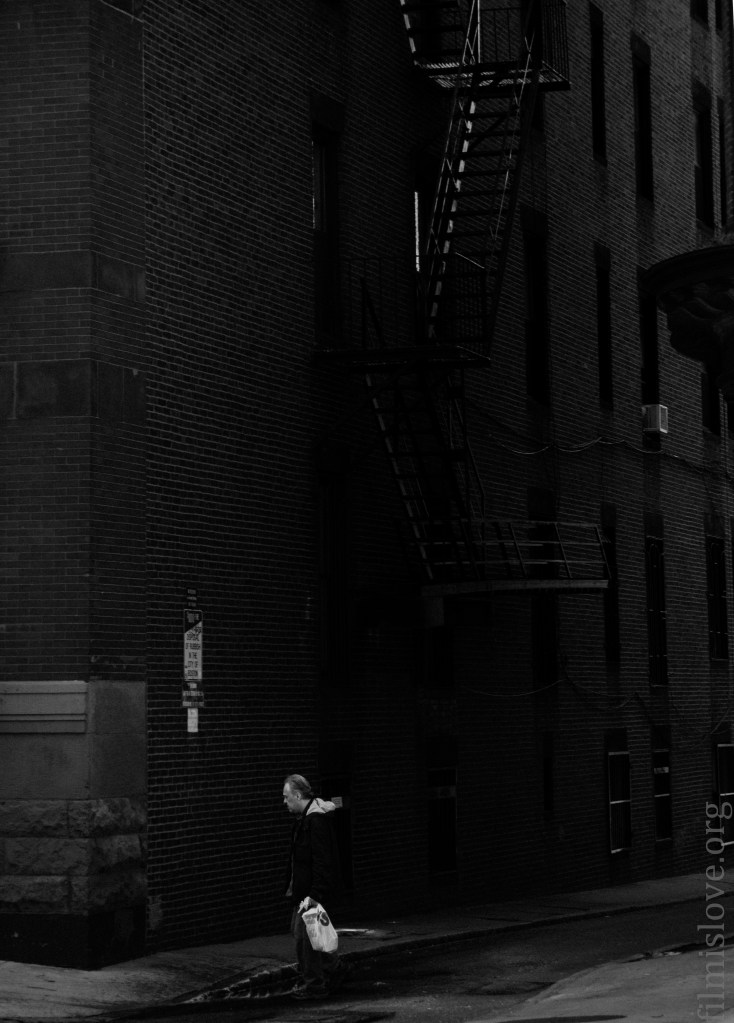 Man Boston / Nikon D600 / Nikkor 28-105D / ISO 200 / RAW / LIghtroom