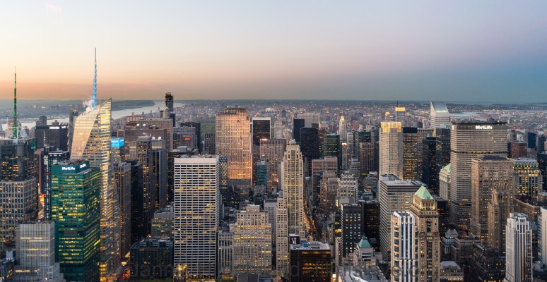 Nikon D600, Nikkor AF28-105D